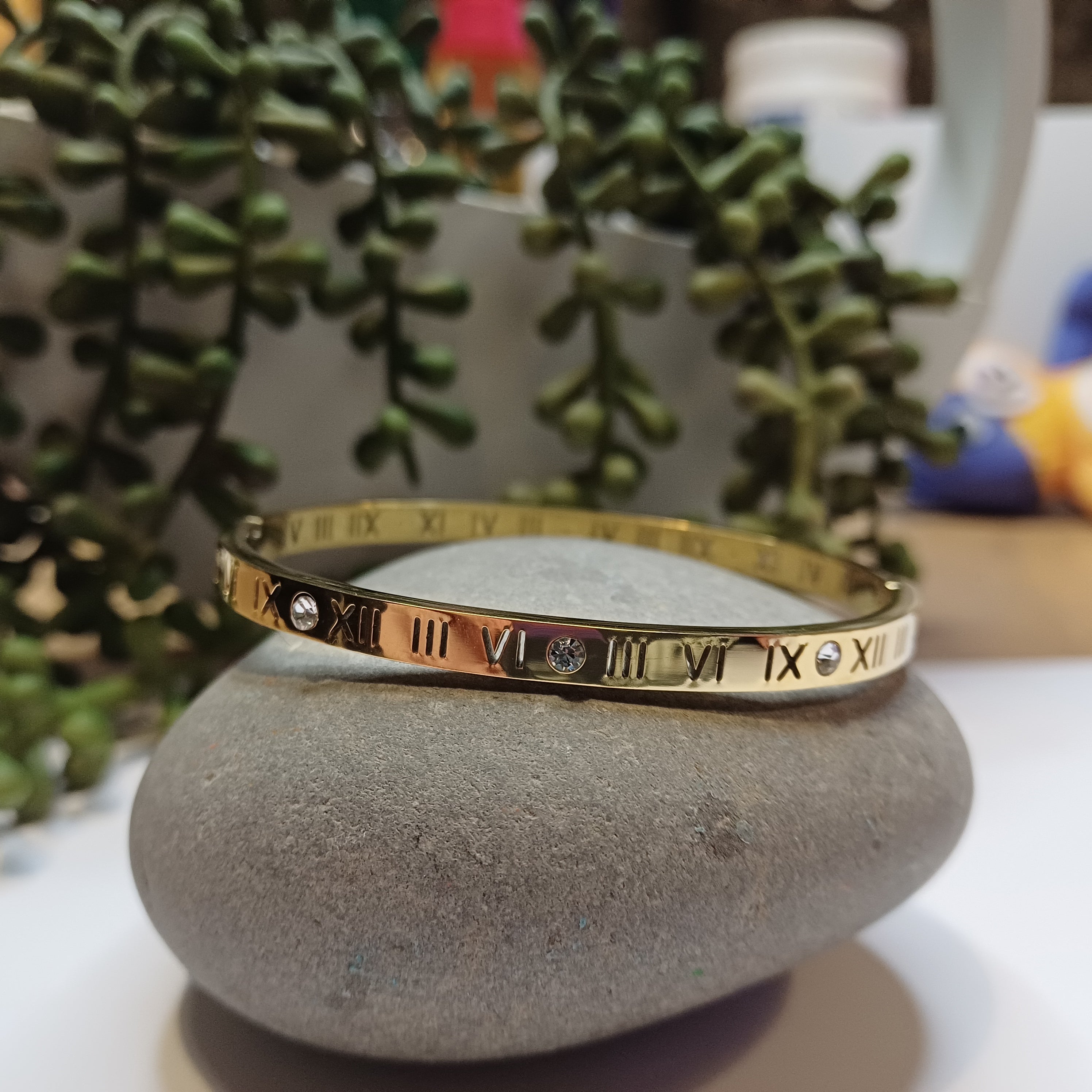 Roman Numeral Single Band